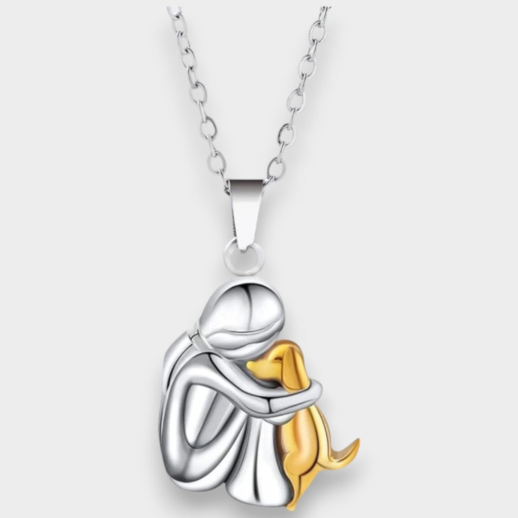 Lía™ | Collar con Colgante del Abrazo