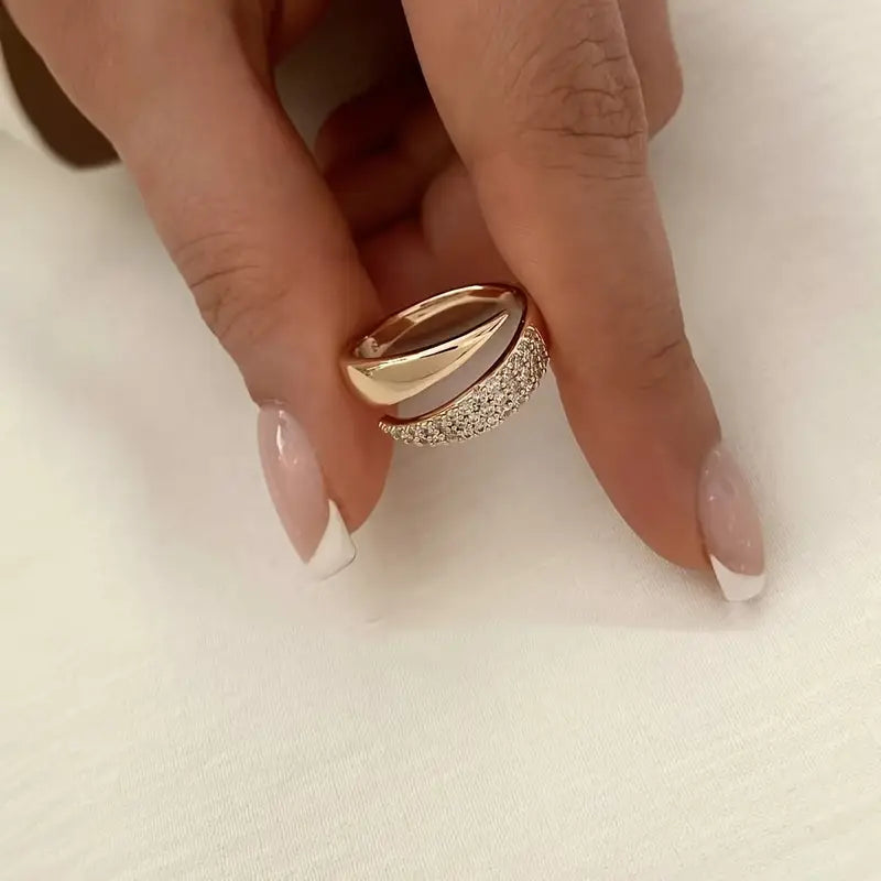 Inés™ | Anillo Dorado con Brillantes y Significado Profundo